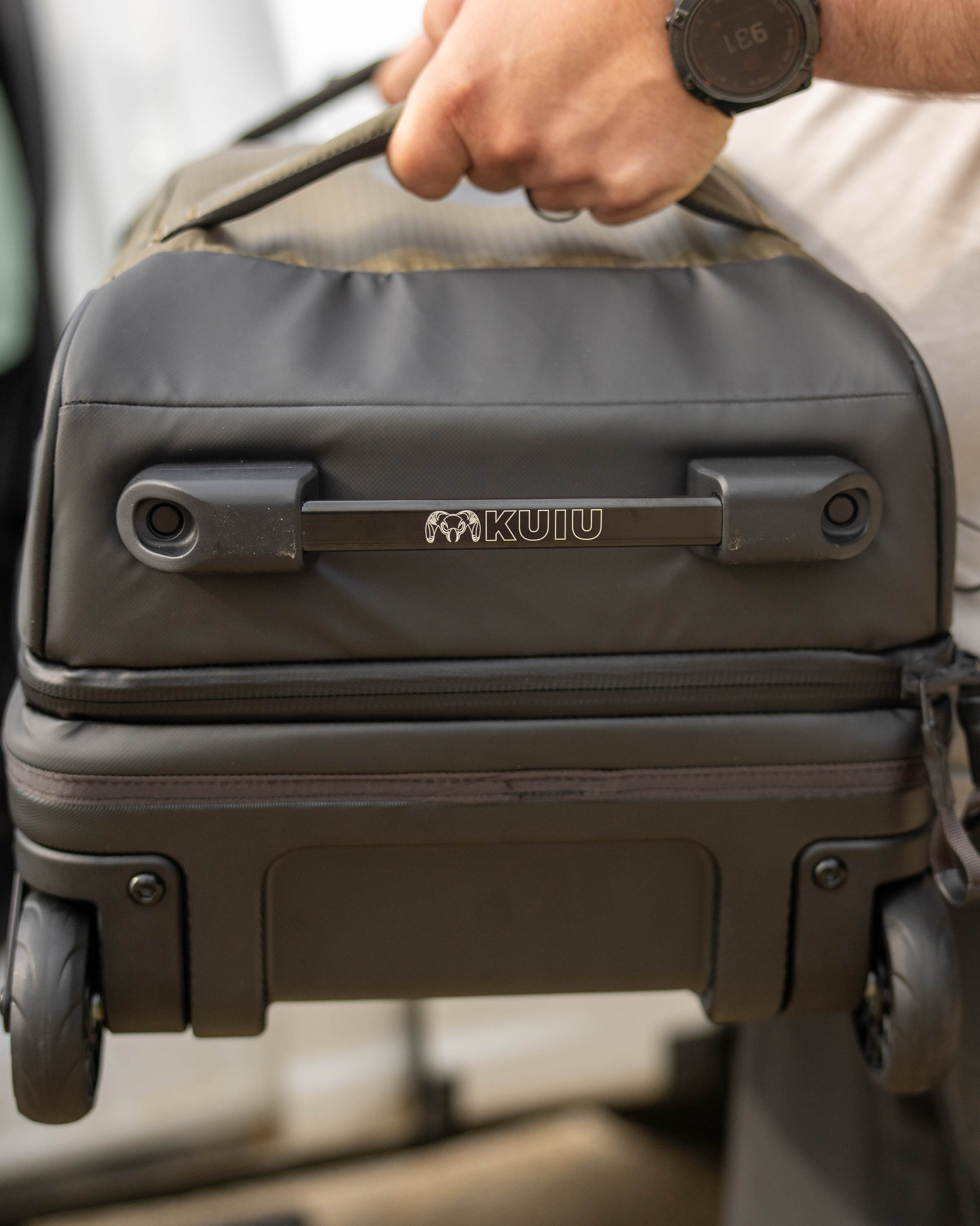 Waypoint 3000 Carry-On Roller