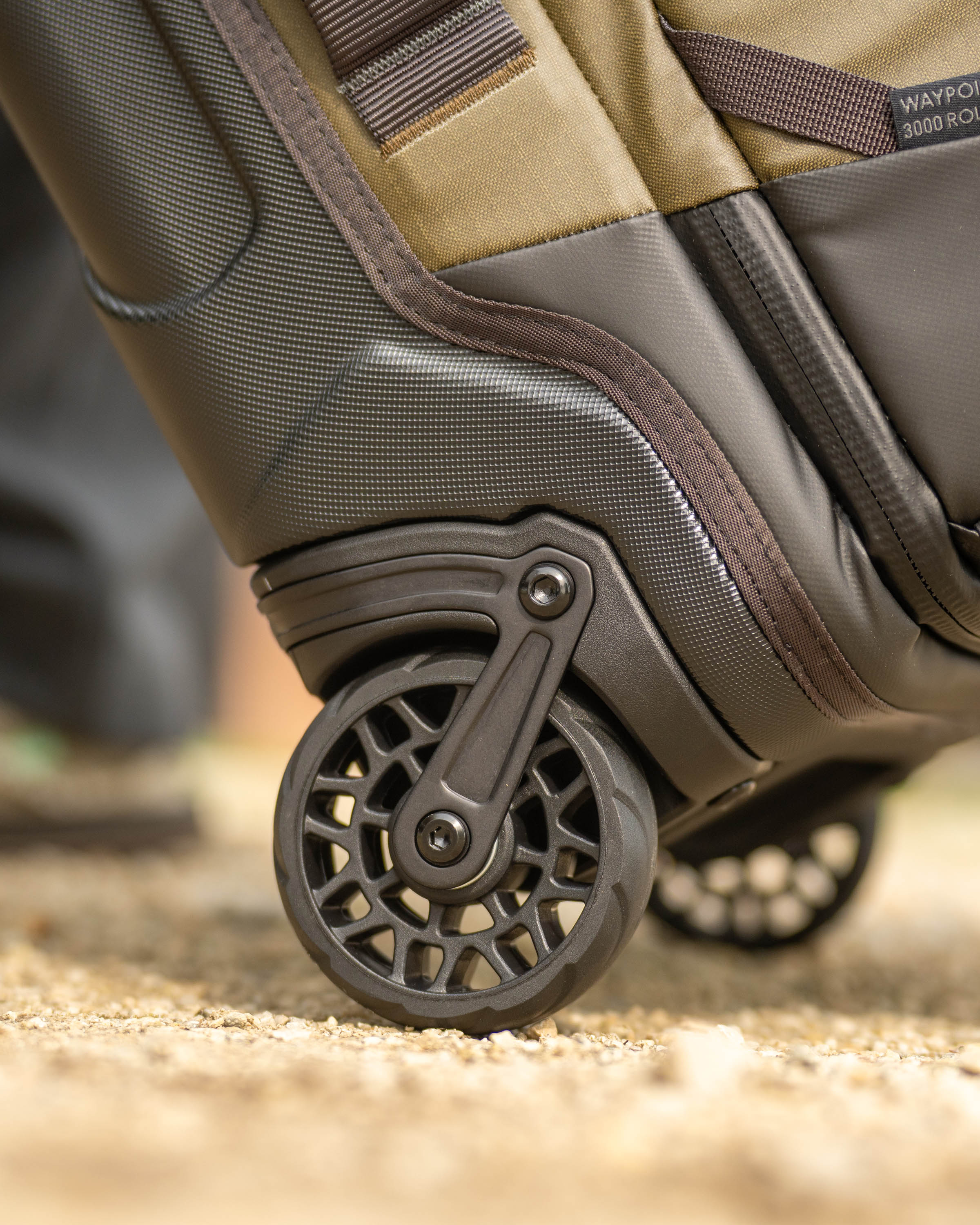 Waypoint 3000 Carry-On Roller